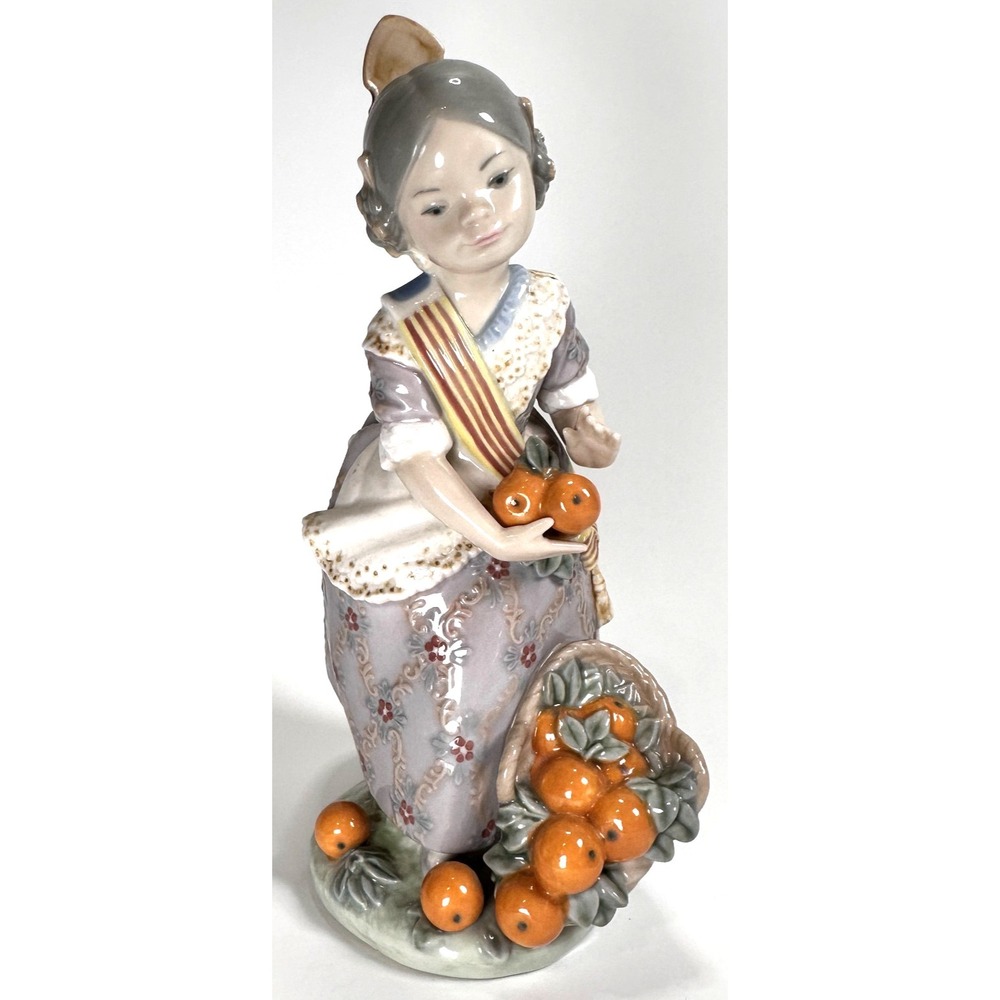 Lladro Miss Valencia Girl Basket of Oranges 1422 Spain‎ Retired Porcelain 1983